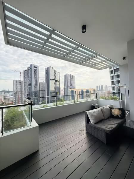 The Crest, 101 Prince Charles Crescent, 4 Bedrooms, 1,646 sqft, Condominium For Sale, by Ben XIA 夏天鹏, 500125035 - Balcony - PropertyGuru.com.sg