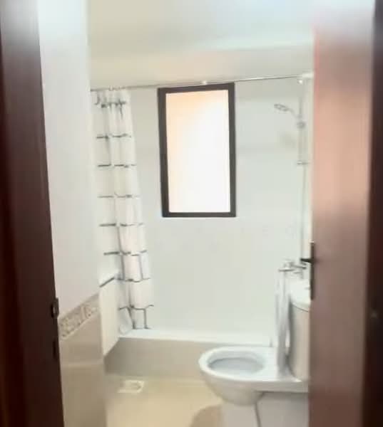 The Mayfair, 5 Jurong East Street 32, 2 Bedrooms, 635 sqft, Condominium For Rent, by Anthea Yeo 杨丽娇, 500125040 - Bathroom - PropertyGuru.com.sg