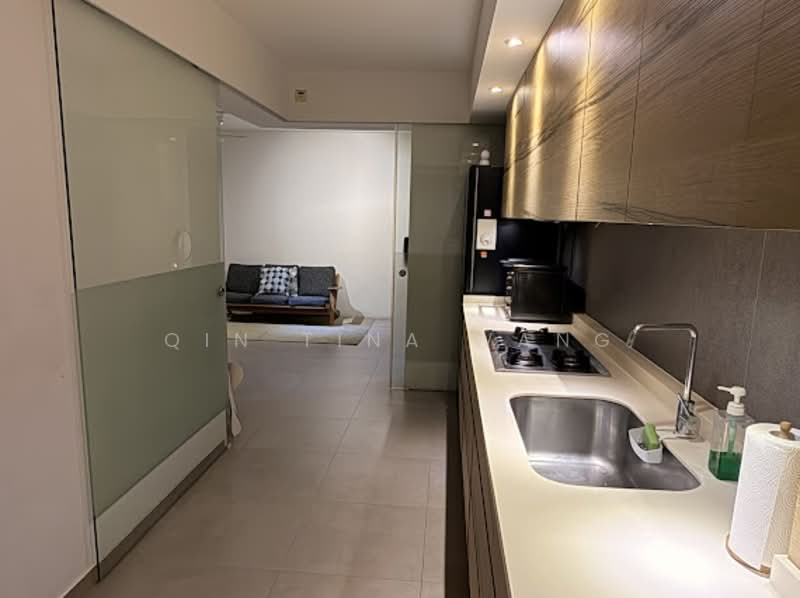 425 Clementi Avenue 1, 425 Clementi Avenue 1, 3 Bedrooms, 1,260 sqft, HDB Flat For Sale, by Qin Tina Wang, 500125046 - Living Room - PropertyGuru.com.sg