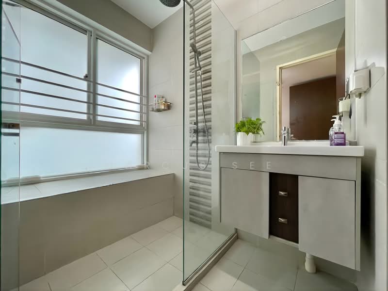 588D Ang Mo Kio Street 52, 588D Ang Mo Kio Street 52, 3 Bedrooms, 1,205 sqft, HDB Flat For Sale, by Marcus See, 500125049 - Master Bathroom - PropertyGuru.com.sg