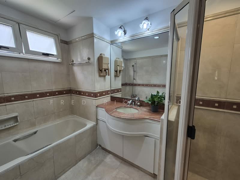 Regent Park, 22 Jalan Lempeng, 3 Bedrooms, 1,131 sqft, Condominium For Rent, by Frederick Foo, 500125066 - Bathroom - PropertyGuru.com.sg