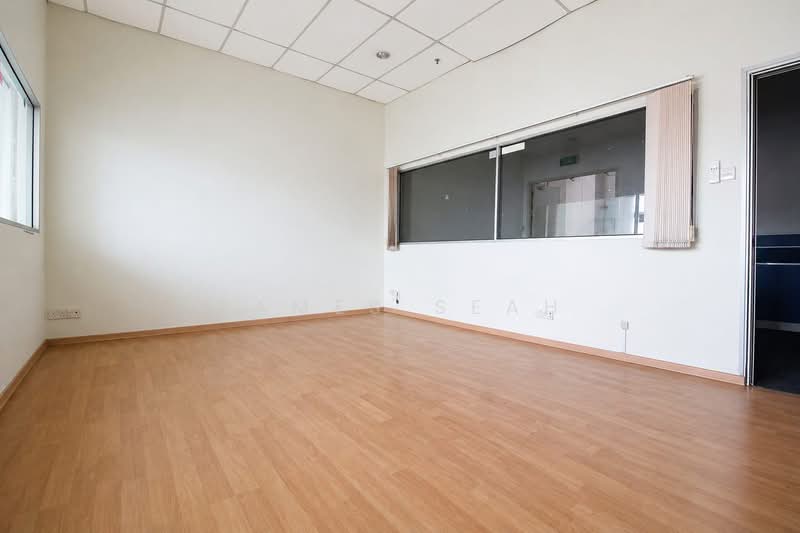 Toh Guan Centre, 21 Toh Guan Road East, 1,163 sqft, Factory / Workshop (B2) For Sale, by James Seah, 500125104 - Interior - CommercialGuru.com.sg