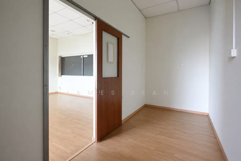 Toh Guan Centre, 21 Toh Guan Road East, 1,163 sqft, Factory / Workshop (B2) For Sale, by James Seah, 500125104 - Interior - CommercialGuru.com.sg