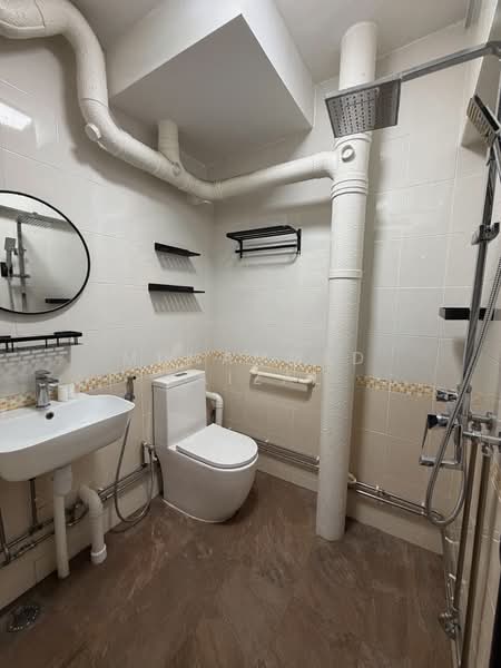 633 Veerasamy Road, 633 Veerasamy Road, 2 Bedrooms, 786 sqft, HDB Flat For Sale, by Muhammed Faizal, 500125107 - Bathroom - PropertyGuru.com.sg