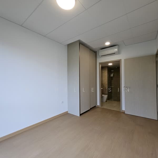 Treasure at Tampines, 57 Tampines Lane, 3 Bedrooms, 915 sqft, Condominium For Rent, by Michelle Sin, 500125109 - Master bedroom - PropertyGuru.com.sg