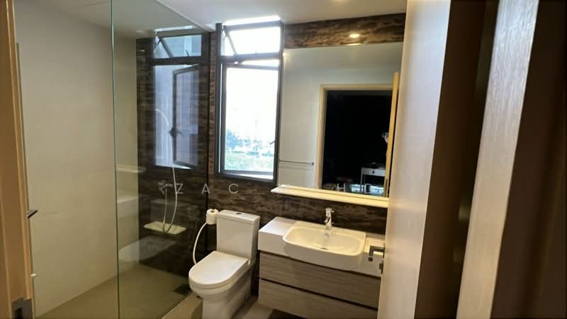 The Luxurie, 21 Compassvale Road, 3 Bedrooms, 1,055 sqft, Condominium For Rent, by Zac Mohd, 500125116 - Bathroom - PropertyGuru.com.sg