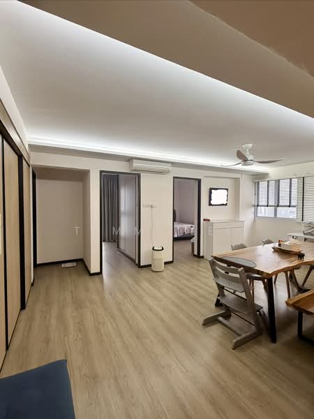 218 Lorong 8 Toa Payoh, 218 Lorong 8 Toa Payoh, 3 Bedrooms, 1,292 sqft, HDB Flat For Sale, by Tammy Lee, 500125125 - Living Room - PropertyGuru.com.sg