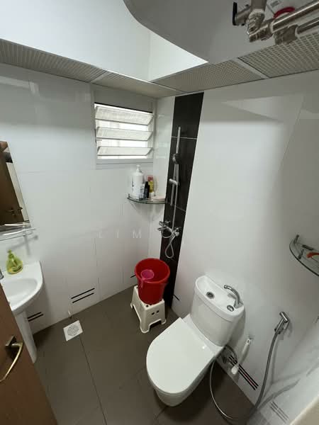 40A Margaret Drive, 40A Margaret Drive, 3 Bedrooms, 1,162 sqft, HDB Flat For Sale, by Lim Y X, 500125134 - Bathroom - PropertyGuru.com.sg