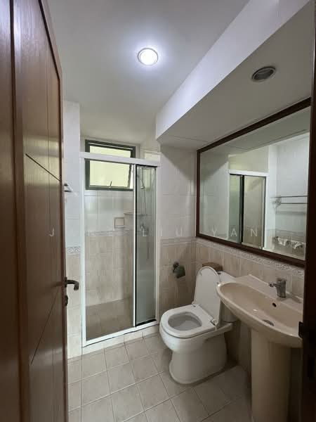 Palm Gardens, 2B Hong San Walk, 4 Bedrooms, 1,432 sqft, Condominium For Sale, by Jane Liu Yan, 500125142 - Bathroom - PropertyGuru.com.sg