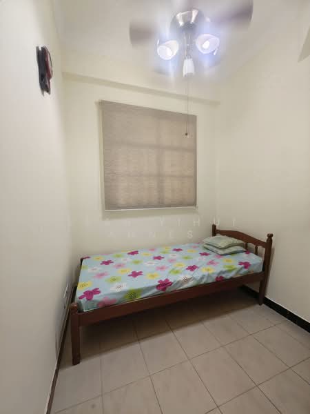 Chuan Vista, Chuan Drive, 5 Bedrooms, 2,600 sqft, Terraced House For Sale, by Seah Yihui Agnes, 500125152 - Granny's room - PropertyGuru.com.sg
