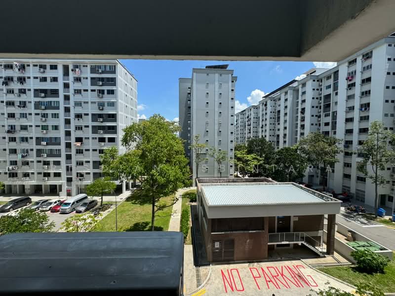 429 Pasir Ris Drive 6, 429 Pasir Ris Drive 6, 4 Bedrooms, 1,130 sqft, HDB Flat For Sale, by Risdian Isbintara, 500125174 - Rear Scenery - PropertyGuru.com.sg