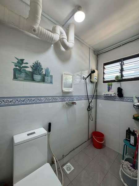 429 Pasir Ris Drive 6, 429 Pasir Ris Drive 6, 4 Bedrooms, 1,130 sqft, HDB Flat For Sale, by Risdian Isbintara, 500125174 - Common Bathroom - PropertyGuru.com.sg
