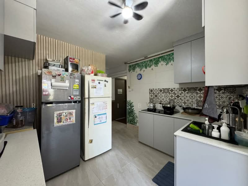 429 Pasir Ris Drive 6, 429 Pasir Ris Drive 6, 4 Bedrooms, 1,130 sqft, HDB Flat For Sale, by Risdian Isbintara, 500125174 - Kitchen View 3 - PropertyGuru.com.sg
