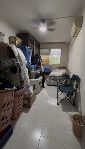 429 Pasir Ris Drive 6, 429 Pasir Ris Drive 6, 4 Bedrooms, 1,130 sqft, HDB Flat For Sale, by Risdian Isbintara, 500125174 - Bedroom 1 - PropertyGuru.com.sg