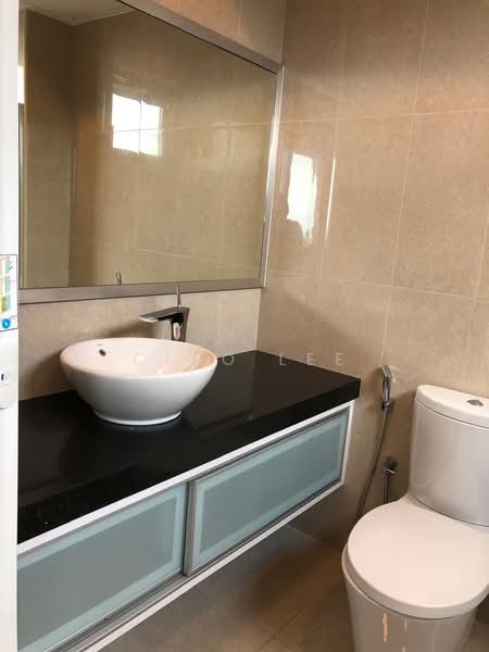 Riverwalk Apartments, 20 Upper Circular Road, 2 Bedrooms, 1,259 sqft, Apartment For Rent, by Cleo Lee, 500125180 - Bathroom - PropertyGuru.com.sg