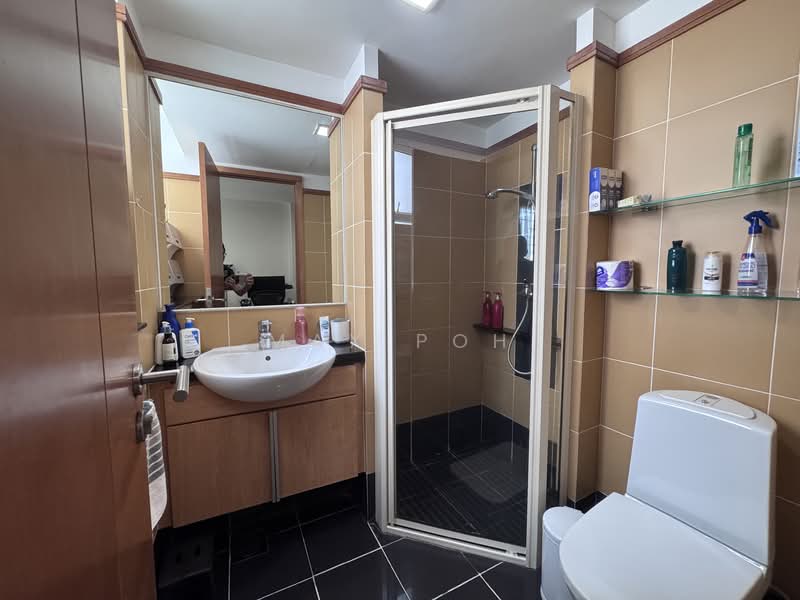 Changi Rise Condo, 18 Simei Rise, 4 Bedrooms, 1,496 sqft, Condominium For Rent, by Max Poh, 500125182 - Bathroom - PropertyGuru.com.sg
