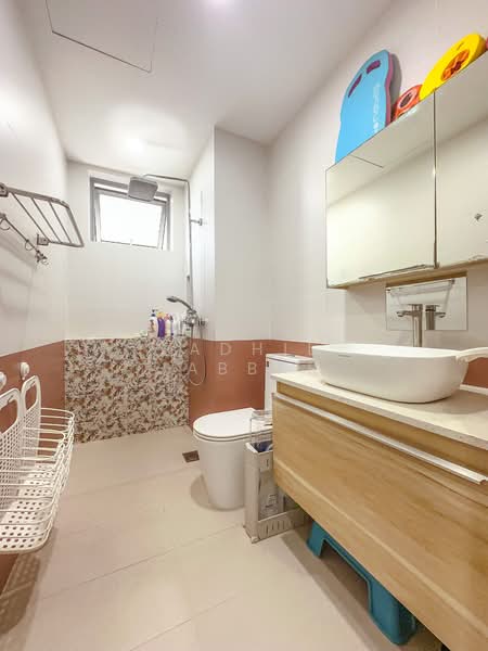 High Park Residences, 27 Fernvale Road, 3 Bedrooms, 980 sqft, Condominium For Sale, by Fadhil Jabbar, 500125186 - Bathroom - PropertyGuru.com.sg