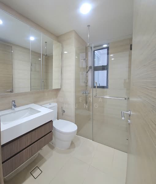 The Palette, 107 Pasir Ris Grove, 3 Bedrooms, 1,066 sqft, Condominium For Sale, by Juvena Phung, 500125200 - Guest Bathroom - PropertyGuru.com.sg