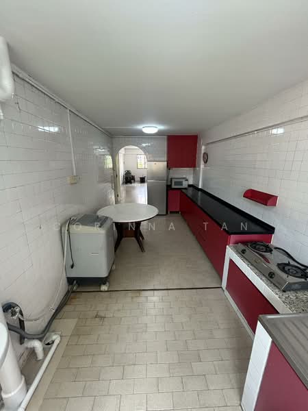 128 Ang Mo Kio Avenue 3, 128 Ang Mo Kio Avenue 3, 3 Bedrooms, 990 sqft, HDB Flat For Rent, by Corinna Tan, 500125203 - Kitchen - PropertyGuru.com.sg
