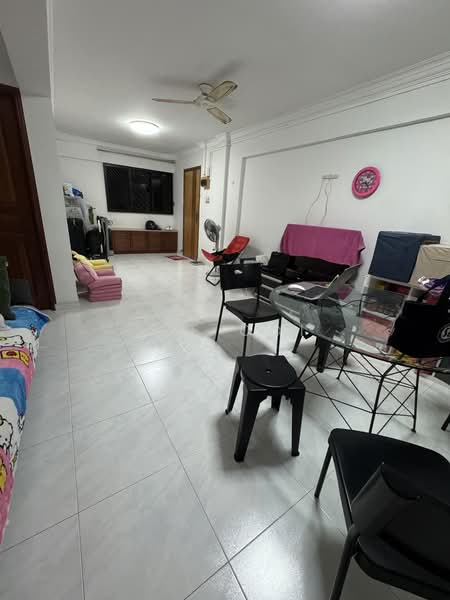 639 Ang Mo Kio Avenue 6, 639 Ang Mo Kio Avenue 6, 2 Bedrooms, 882 sqft, HDB Flat For Rent, by Sue Ooi, 500125206 - Living Room - PropertyGuru.com.sg