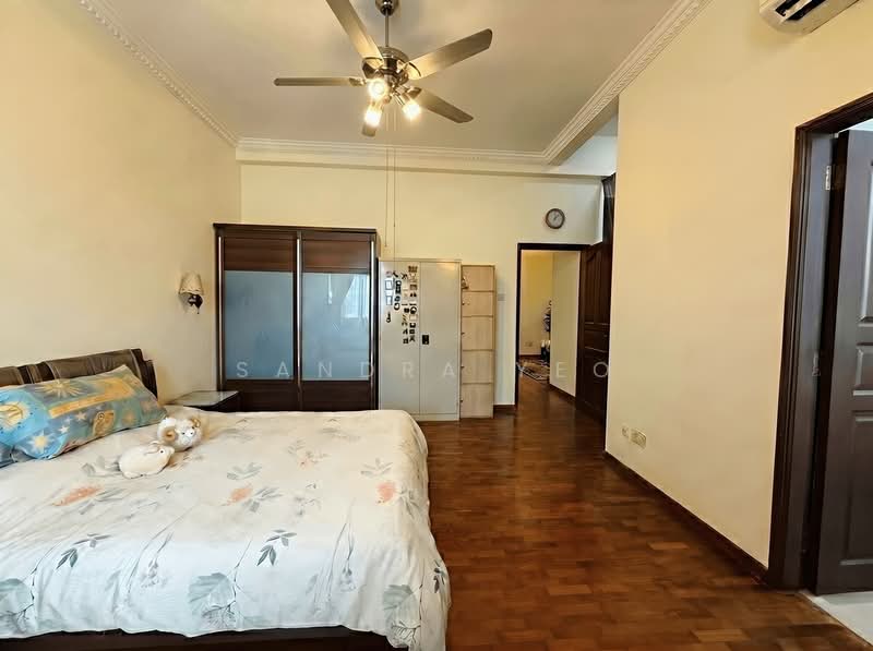 [OPEN HOUSE SAT & SUN 2-5PM] Inter-Terrace | Chuan Vista | Serangoon Gardens, Chuan Drive | Chuan Link | Chuan Place, 5 Bedrooms, 2,600 sqft, Terraced House For Sale, by Sandra Yeo, 500125208 - Master Ensuite Bedroom - PropertyGuru.com.sg