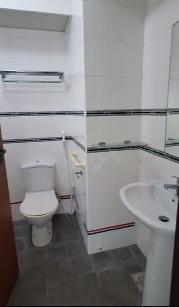 22 Ghim Moh Link, 22 Ghim Moh Link, 3 Bedrooms, 936 sqft, HDB Flat For Sale, by Eunice Kim, 500125213 - Bathroom - PropertyGuru.com.sg