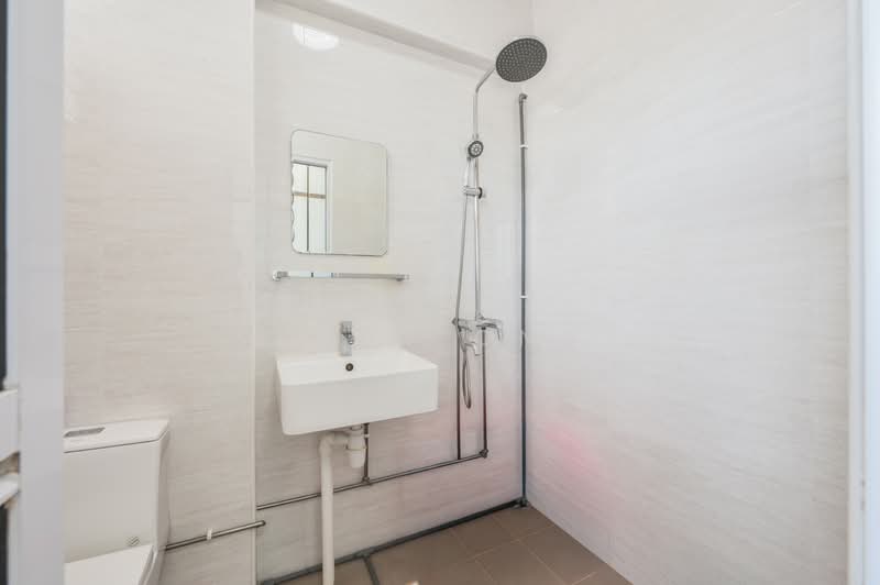934 Jurong West Street 91, 934 Jurong West Street 91, 4 Bedrooms, 1,313 sqft, HDB Flat For Sale, by Andy Ong, 500125228 - Bathroom - PropertyGuru.com.sg