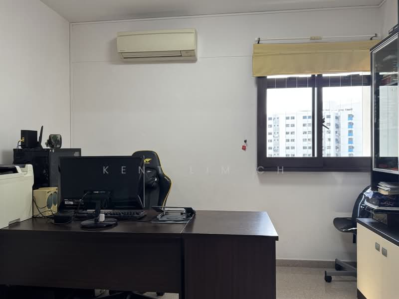 291C Compassvale Street, 291C Compassvale Street, 4 Bedrooms, 1,345 sqft, HDB Flat For Sale, by Kent Lim CH, 500125239 - Study room - PropertyGuru.com.sg