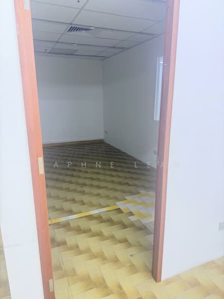 Sim Lim Tower, 10 Jalan Besar, 1,582 sqft, Mall Shop For Sale, by Daphne Lean, 500125242 - CommercialGuru.com.sg
