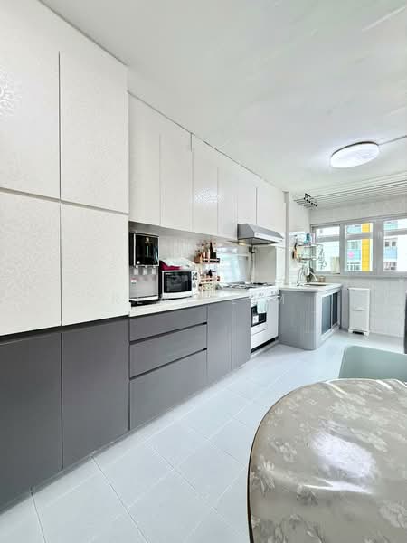 343 Ang Mo Kio Avenue 3, 343 Ang Mo Kio Avenue 3, 3 Bedrooms, 1,055 sqft, HDB Flat For Sale, by RENE LIM, 500125247 - Kitchen - PropertyGuru.com.sg