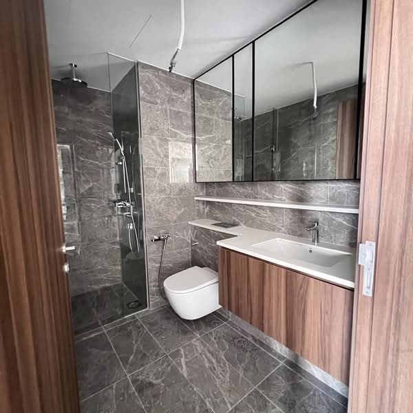 Lentor Modern, Lentor Central, 2 Bedrooms, 678 sqft, Condominium For Rent, by Liew Y F, 500125256 - Bathroom - PropertyGuru.com.sg