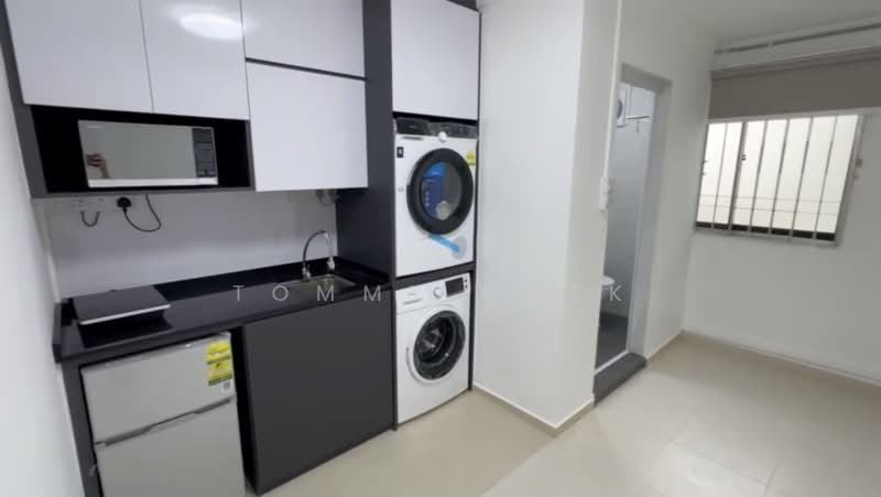 107 Jalan Bukit Merah, 107 Jalan Bukit Merah, Room Rental, 250 sqft, HDB Flat For Rent, by Tommy Kwek, 500125273 - Kitchen - PropertyGuru.com.sg