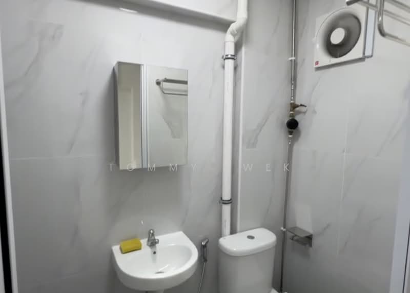 107 Jalan Bukit Merah, 107 Jalan Bukit Merah, Room Rental, 250 sqft, HDB Flat For Rent, by Tommy Kwek, 500125273 - Bathroom - PropertyGuru.com.sg