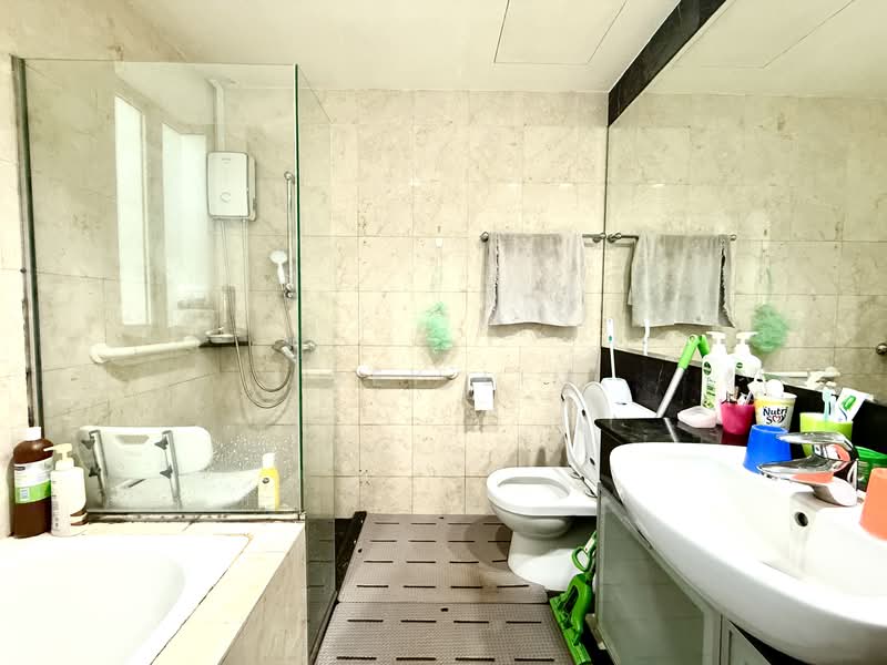Rosewood, 9 Rosewood Drive, 3 Bedrooms, 1,173 sqft, Condominium For Sale, by Joey Lim, 500125278 - Bathroom - PropertyGuru.com.sg