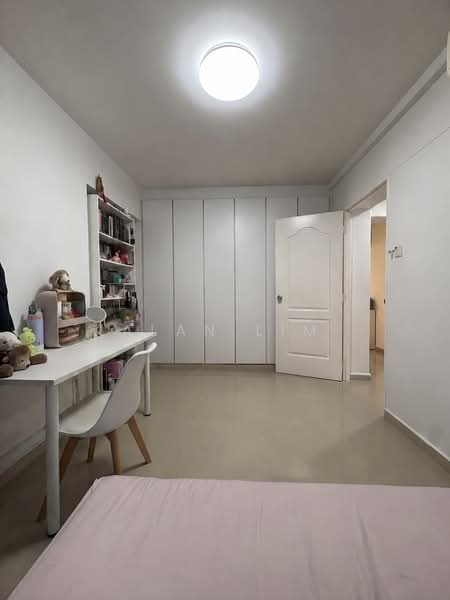 176A Edgefield Plains, 176A Edgefield Plains, 3 Bedrooms, 1,184 sqft, HDB Flat For Sale, by Alan Lim, 500125287 - Bedroom 1 - PropertyGuru.com.sg