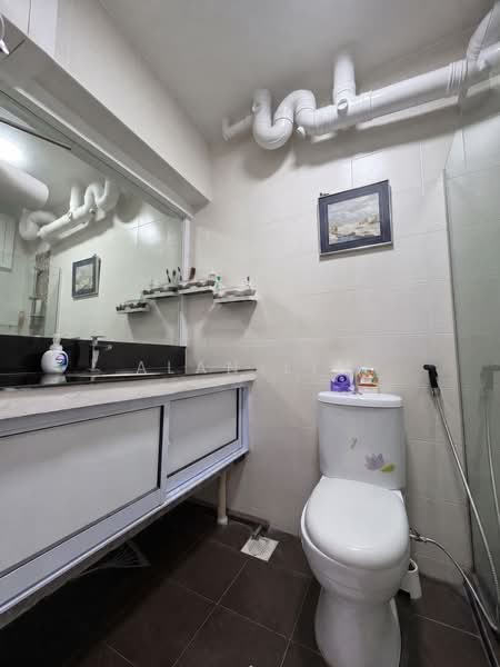 176A Edgefield Plains, 176A Edgefield Plains, 3 Bedrooms, 1,184 sqft, HDB Flat For Sale, by Alan Lim, 500125287 - Master Bathroom - PropertyGuru.com.sg