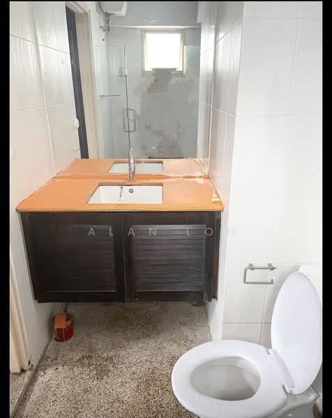 132 Edgedale Plains, 132 Edgedale Plains, 2 Bedrooms, 900 sqft, HDB Flat For Rent, by Alan Loh, 500125298 - Bathroom - PropertyGuru.com.sg