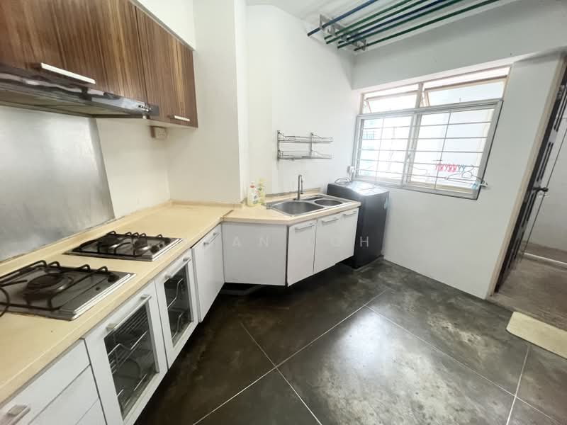132 Edgedale Plains, 132 Edgedale Plains, 2 Bedrooms, 900 sqft, HDB Flat For Rent, by Alan Loh, 500125298 - Kitchen - PropertyGuru.com.sg