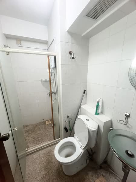 132 Edgedale Plains, 132 Edgedale Plains, 2 Bedrooms, 900 sqft, HDB Flat For Rent, by Alan Loh, 500125298 - Bathroom - PropertyGuru.com.sg