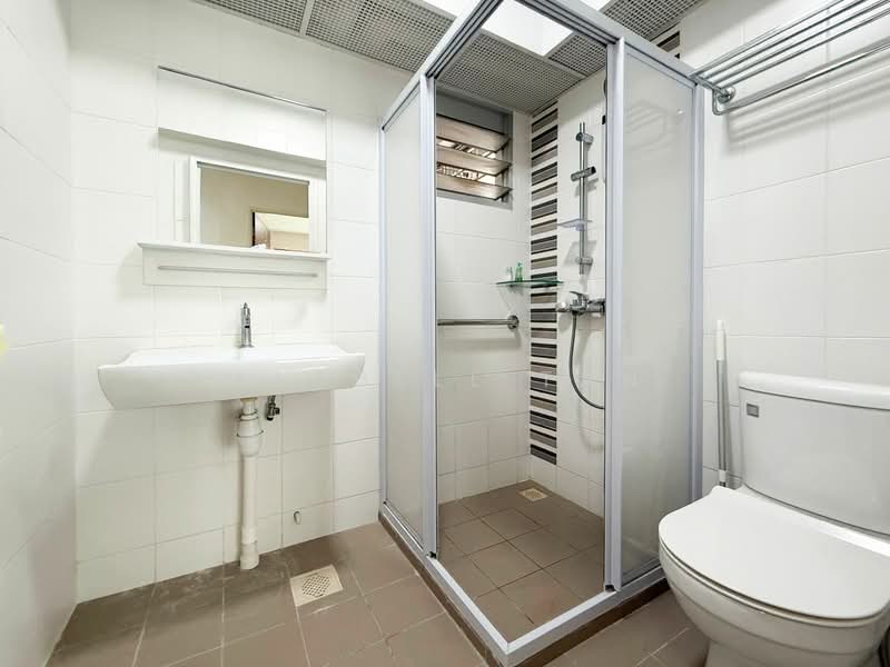 504D Yishun Street 51, 504D Yishun Street 51, 3 Bedrooms, 1,001 sqft, HDB Flat For Sale, by Marbell Tan, 500125302 - Bathroom - PropertyGuru.com.sg