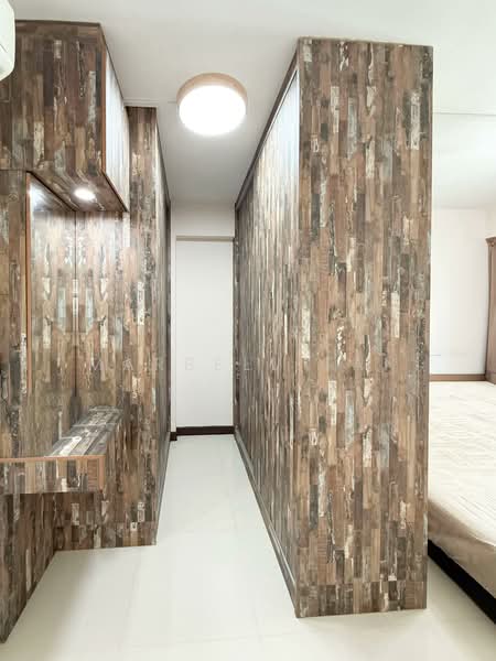 504D Yishun Street 51, 504D Yishun Street 51, 3 Bedrooms, 1,001 sqft, HDB Flat For Sale, by Marbell Tan, 500125302 - Corridor - PropertyGuru.com.sg