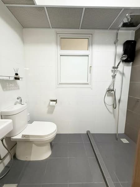 621A Tampines Street 61, 621A Tampines Street 61, 3 Bedrooms, 1,001 sqft, HDB Flat For Sale, by Marbell Tan, 500125308 - Bathroom - PropertyGuru.com.sg