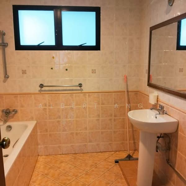 Chestervale, 31 Bangkit Road, 3 Bedrooms, 1,432 sqft, Condominium For Sale, by Albert Ang, 500125313 - Bathroom - PropertyGuru.com.sg