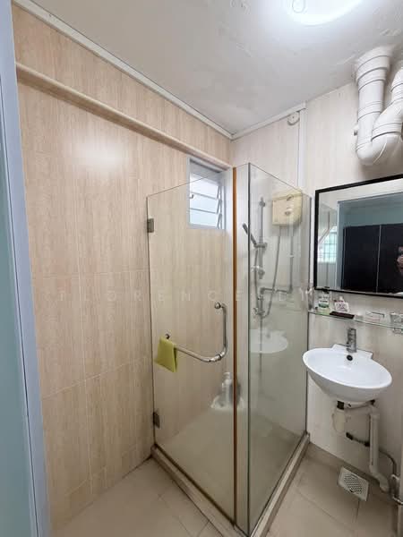 1 Queen's Road, 1 Queen's Road, 3 Bedrooms, 1,324 sqft, HDB Flat For Sale, by Florence Lim, 500125322 - Bathroom - PropertyGuru.com.sg