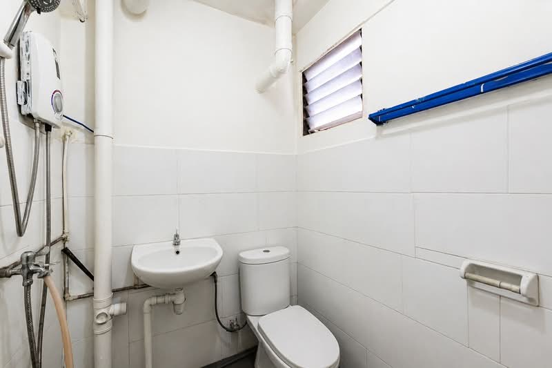 706 Clementi West Street 2, 706 Clementi West Street 2, 2 Bedrooms, 732 sqft, HDB Flat For Sale, by PROPSELLER PTE. LTD., 500125342 - Bathroom - PropertyGuru.com.sg