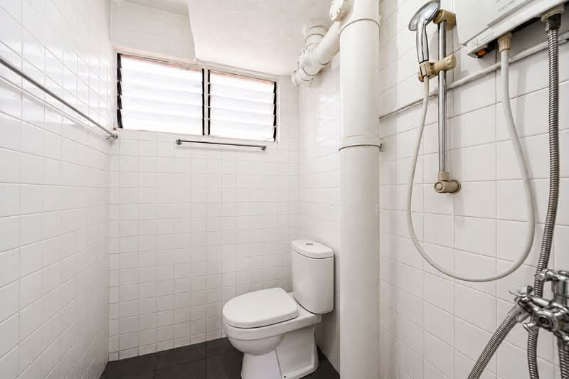 706 Clementi West Street 2, 706 Clementi West Street 2, 2 Bedrooms, 732 sqft, HDB Flat For Sale, by PROPSELLER PTE. LTD., 500125342 - Bathroom - PropertyGuru.com.sg
