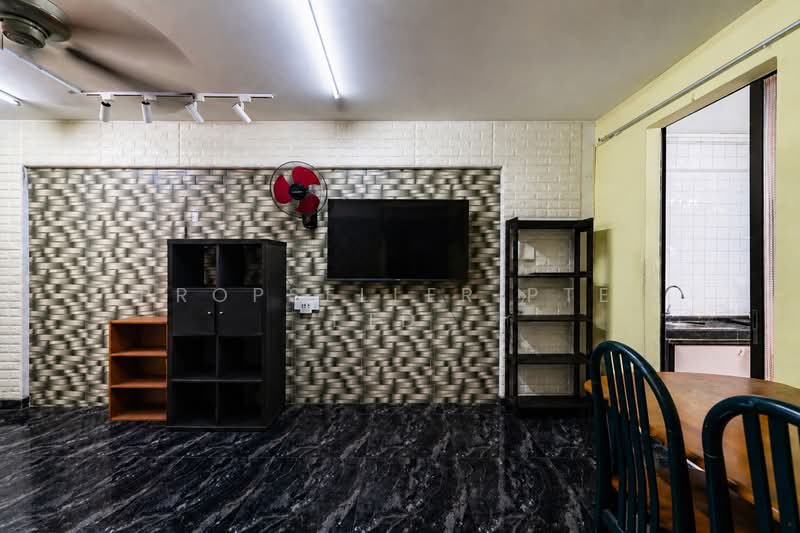 706 Clementi West Street 2, 706 Clementi West Street 2, 2 Bedrooms, 732 sqft, HDB Flat For Sale, by PROPSELLER PTE. LTD., 500125342 - Living Room - PropertyGuru.com.sg