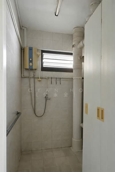 11 Upper Boon Keng Road, 11 Upper Boon Keng Road, 2 Bedrooms, 699 sqft, HDB Flat For Sale, by Cyan Ho (何永全), 500125345 - Bathroom - PropertyGuru.com.sg