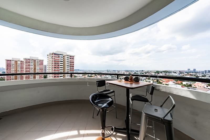 Mandarin Gardens, 5 Siglap Road, 1 Bedroom, 731 sqft, Condominium For Sale, by Reine Chan, 500125354 - Balcony - PropertyGuru.com.sg