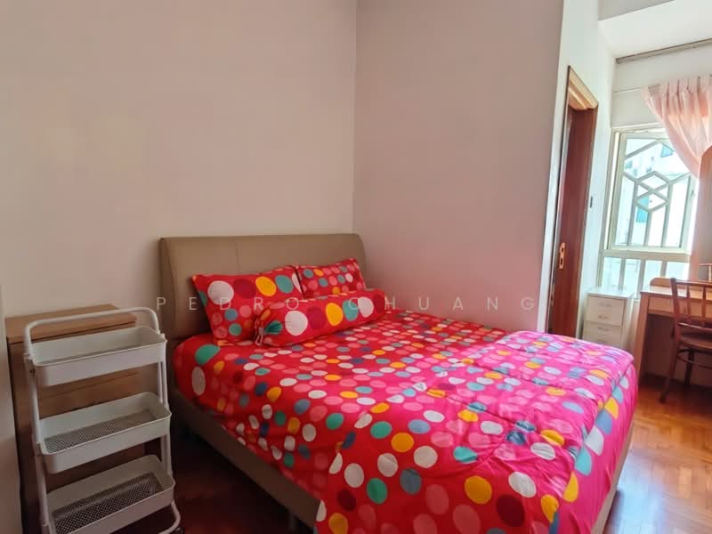 Parry Green, Parry Green, 5 Bedrooms, 3,900 sqft, Terraced House For Sale, by Pedro Chuang, 500125355 - Bedroom - PropertyGuru.com.sg